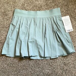 Lululemon tennis time pleated skirt size 8 in Silver blue